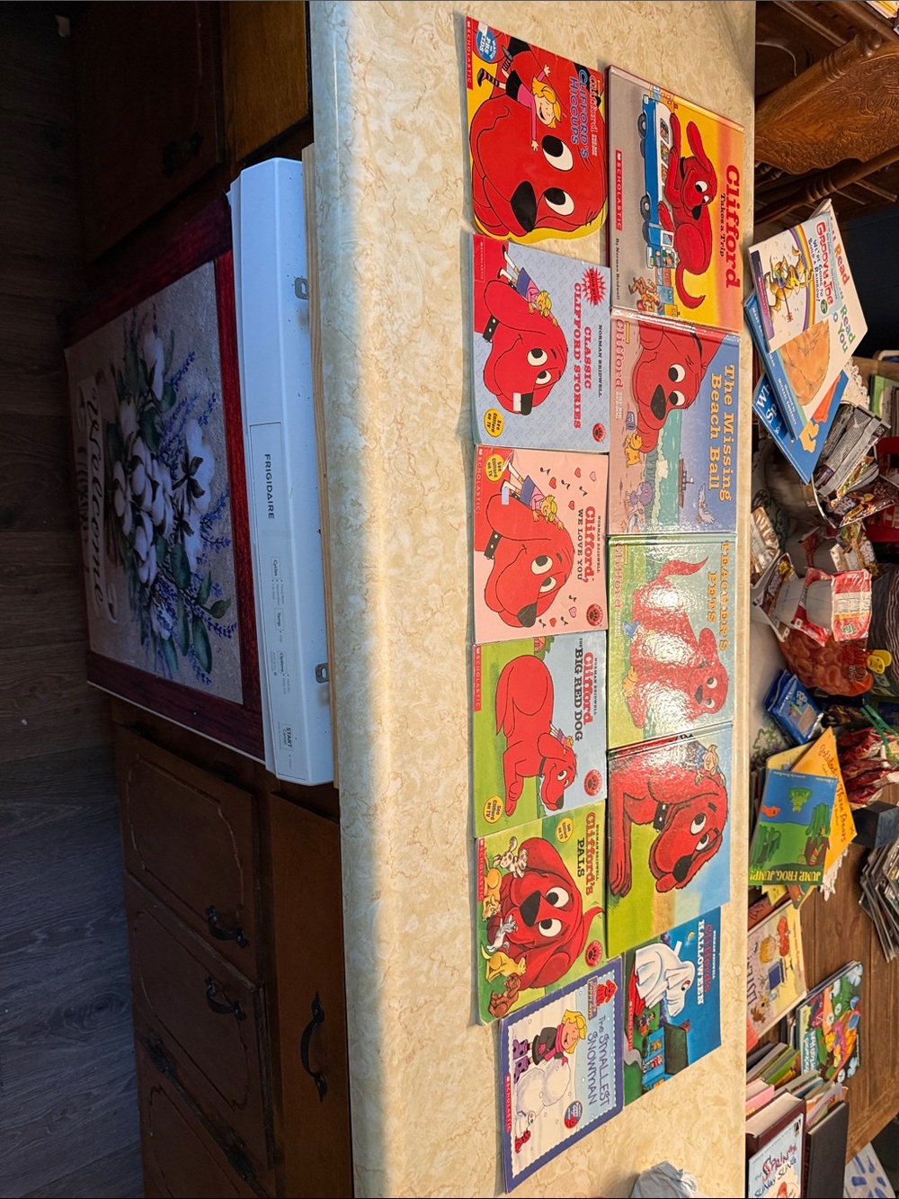 the Big Red Dog Kids Book Set - Red